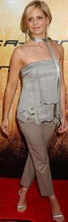 Sarah Michelle Gellar feet photo thumbnail