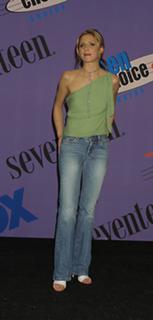 Sarah Michelle Gellar feet photo thumbnail