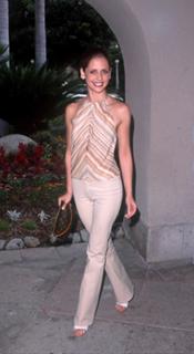 Sarah Michelle Gellar feet photo thumbnail