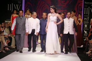Kriti Sanon feet photo thumbnail