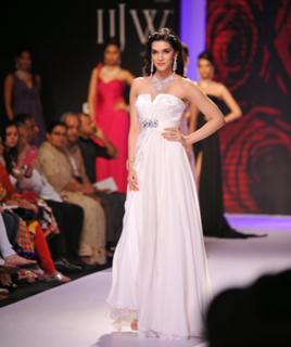 Kriti Sanon feet photo thumbnail