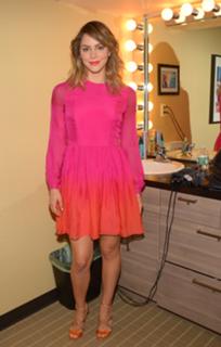 Katharine McPhee feet photo thumbnail