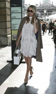 Laura Whitmore feet photo thumbnail