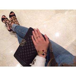 Xenia Tchoumitcheva feet photo thumbnail