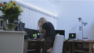 Justine Ezarik feet photo thumbnail