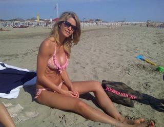 Elena Santarelli feet photo thumbnail