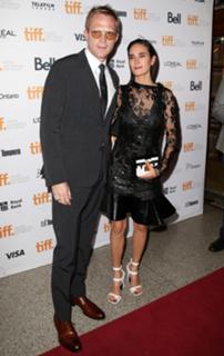 Jennifer Connelly feet photo thumbnail
