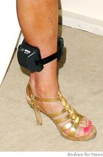 Lindsay Lohan feet photo thumbnail