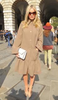 Laura Whitmore feet photo thumbnail