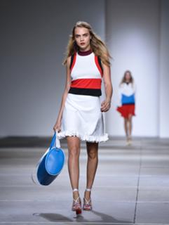 Cara Delevingne feet photo thumbnail