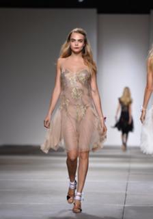 Cara Delevingne feet photo thumbnail