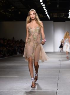Cara Delevingne feet photo thumbnail