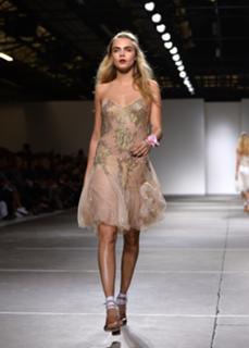 Cara Delevingne feet photo thumbnail