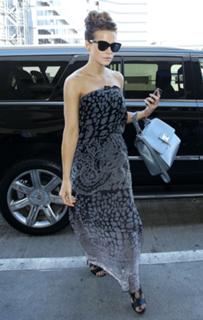 Kate Beckinsale feet photo thumbnail