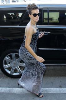 Kate Beckinsale feet photo thumbnail