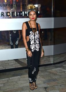 Pia Mia feet photo thumbnail