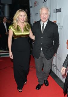 Kate Winslet feet photo thumbnail