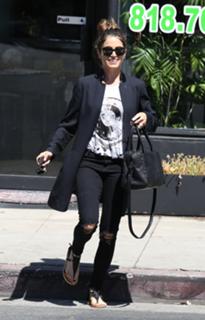 Nikki Reed feet photo thumbnail