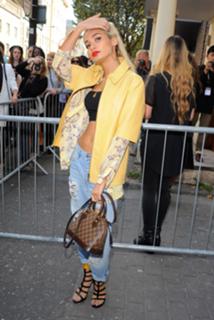 Pia Mia feet photo thumbnail