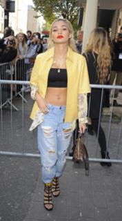 Pia Mia feet photo thumbnail