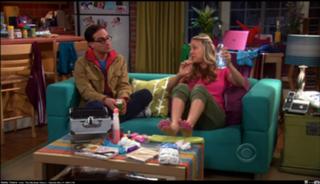Kaley Cuoco feet photo thumbnail