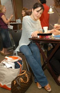Sophia Bush feet photo thumbnail
