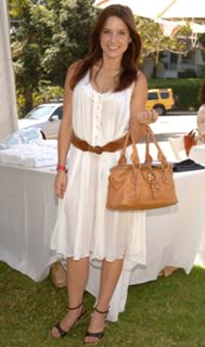 Sophia Bush feet photo thumbnail