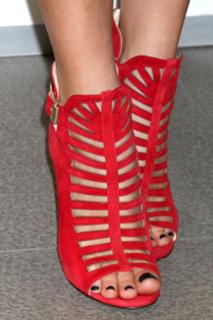 Fergie feet photo thumbnail