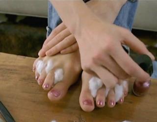 Sienna Miller feet photo thumbnail