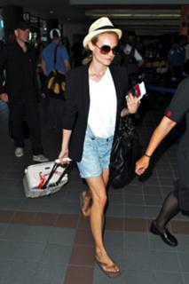 Diane Kruger feet photo thumbnail