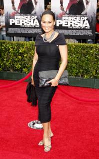 Tia Carrere feet photo thumbnail