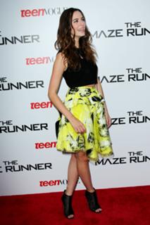 Kaya Scodelario feet photo thumbnail