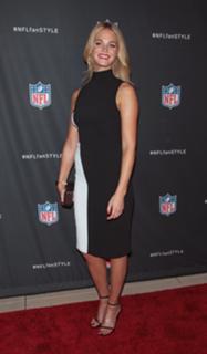 Erin Heatherton feet photo thumbnail