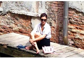 Blanca Suárez feet photo thumbnail