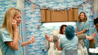Debra Messing feet photo thumbnail