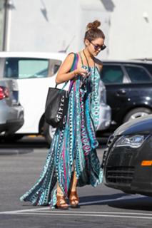 Vanessa Hudgens feet photo thumbnail