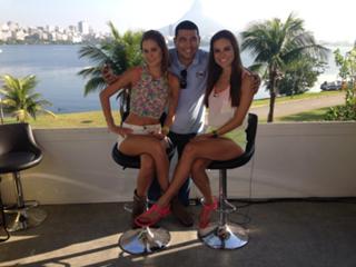 Tania Rincón feet photo thumbnail