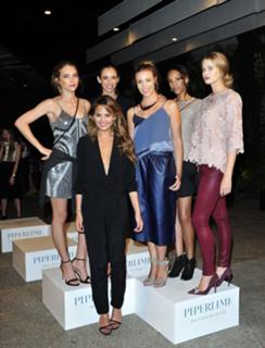 Chrissy Teigen feet photo thumbnail