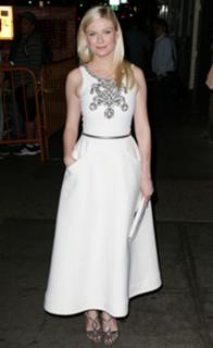 Kirsten Dunst feet photo thumbnail