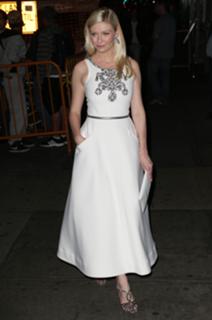 Kirsten Dunst feet photo thumbnail