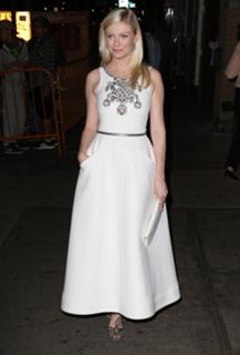Kirsten Dunst feet photo thumbnail