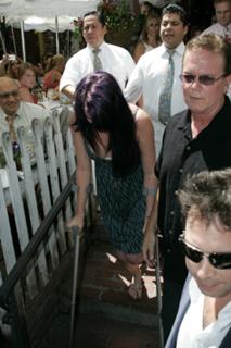 Joss Stone feet photo thumbnail