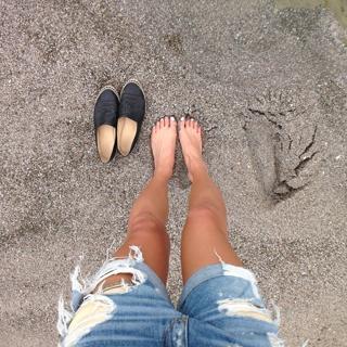 Jamie Chung feet photo thumbnail