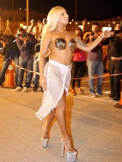Lady Gaga feet photo thumbnail