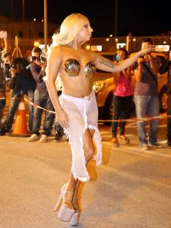 Lady Gaga feet photo thumbnail