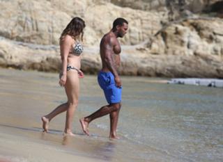 Kelly Brook feet photo thumbnail