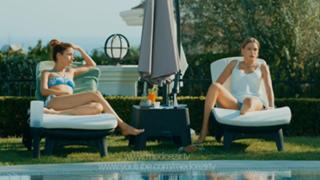 Serenay Sarikaya feet photo thumbnail