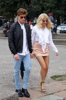 Pixie Lott feet photo thumbnail