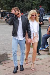 Pixie Lott feet photo thumbnail
