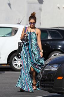 Vanessa Hudgens feet photo thumbnail